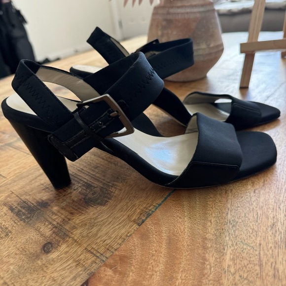 Taryn Rose Black Sandals - Picture 4 of 17